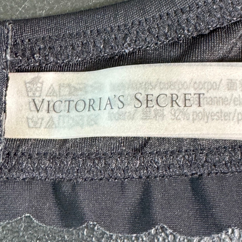 Victoria's Secret Black Scalloped Ruched Underwire Bikini Top 38C - Picture 4 of 6